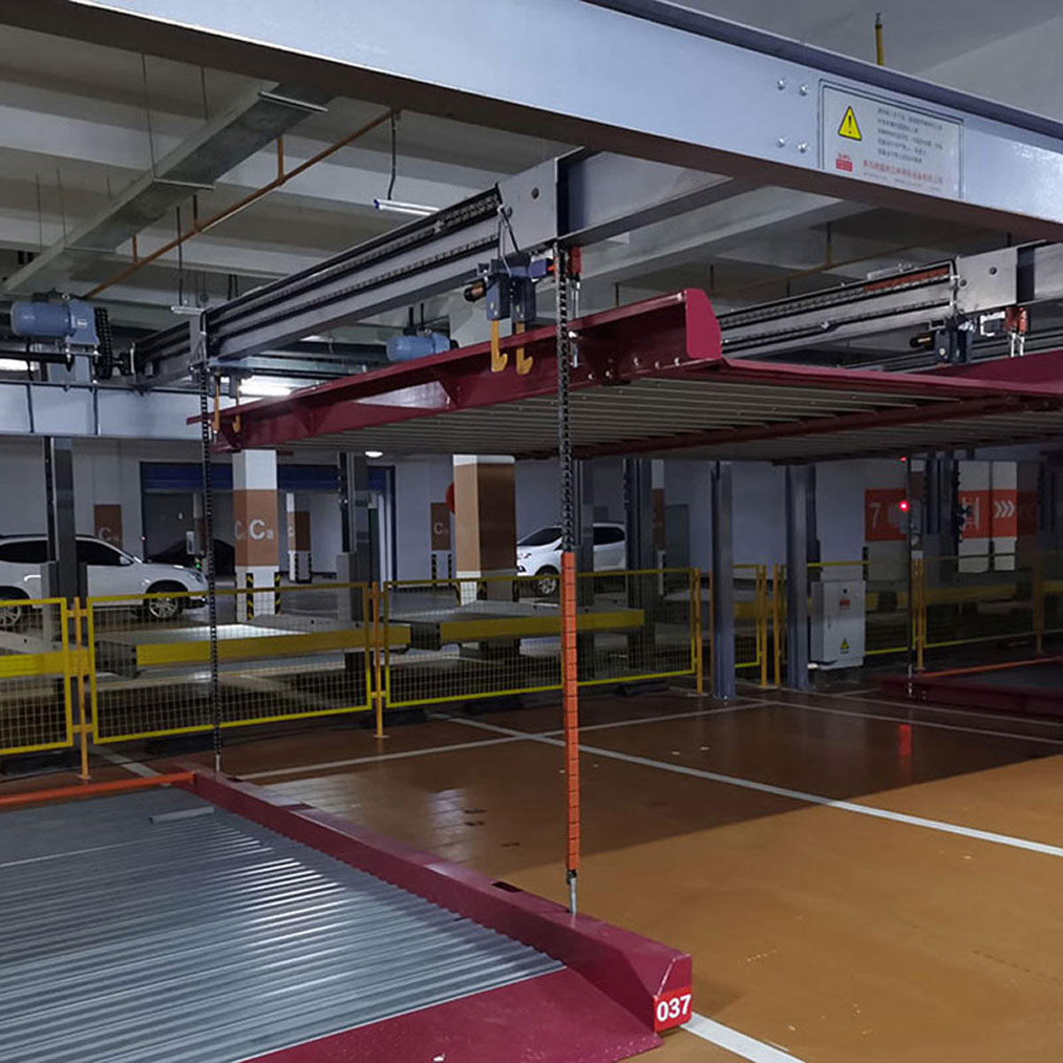 開遠四立柱簡易升降式停車設備 開遠四立柱簡易升降式停車設備